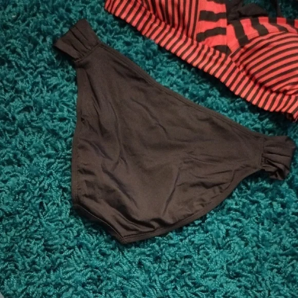 Mossimo 2 Piece bathing Suit - Picture 4 of 7